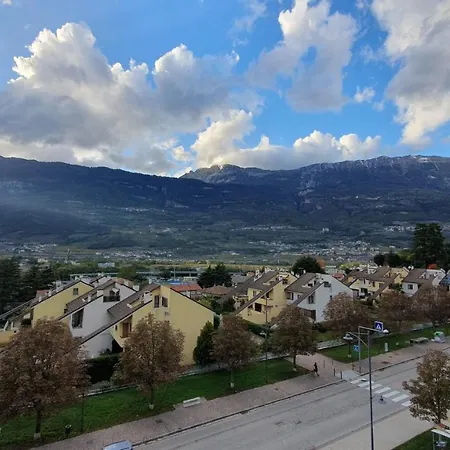 Vista Mozzafiato Sulle Alpi